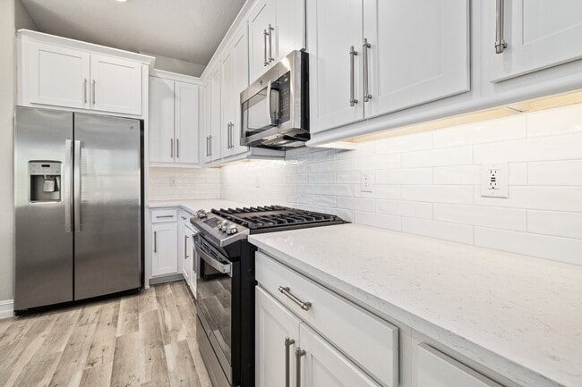 Building Photo - Charming 3 Bed, 2.5 Bath Rental Home in Wesley Chapel - Spacious and Modern!