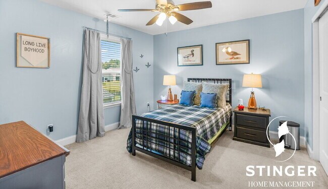 Building Photo - 44 Saluda Way