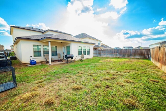 Building Photo - 1007 Kus Dr