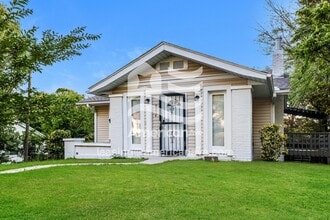 Building Photo - 8214 8th Ave S