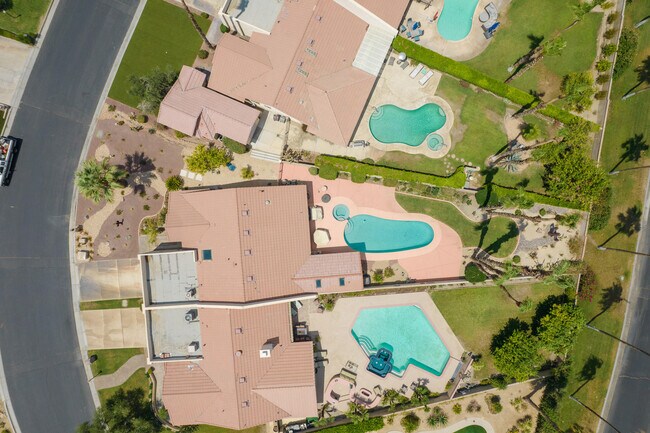 Building Photo - 38960 Kilimanjaro Dr