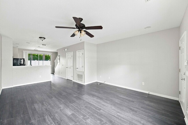 Building Photo - 4434 SW 49th Ave