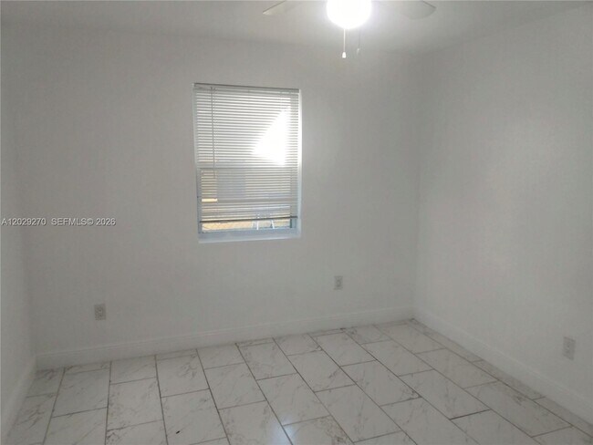 Building Photo - 710 52nd St