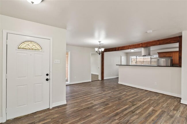 Building Photo - 1622 Hollow Hook Rd