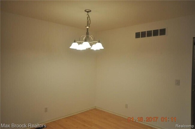 Building Photo - 156 Tiffany Ln Pvt