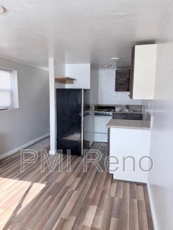 Building Photo - 1950 A St