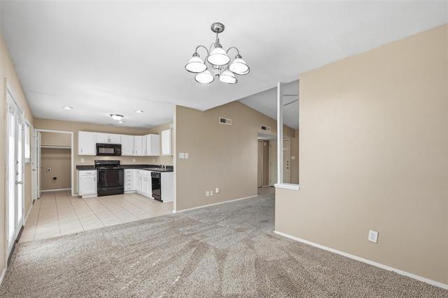 Building Photo - 512 White Oak St