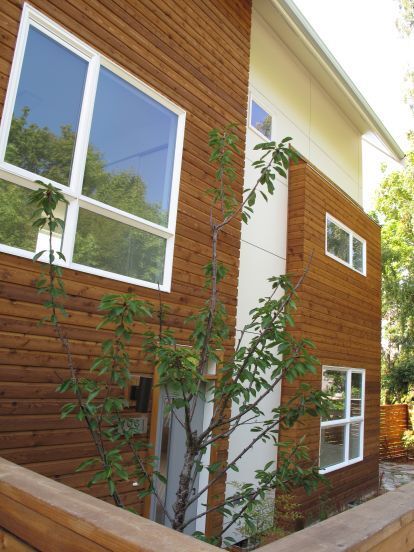 Building Photo - INDUSTRIAL-STYLE QUEEN ANNE TOWNHOUSE WITH...