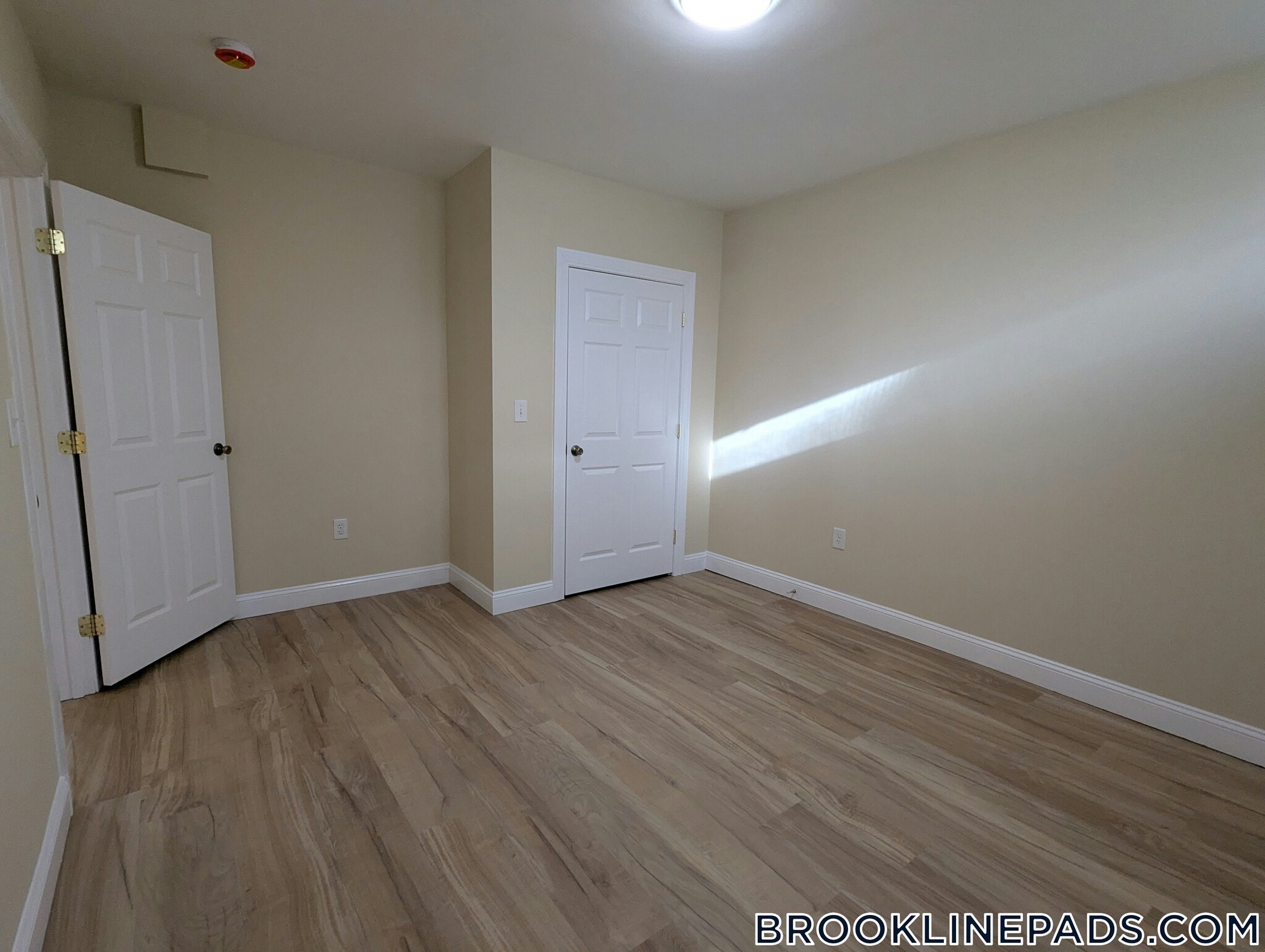 Building Photo - 184 St Paul St