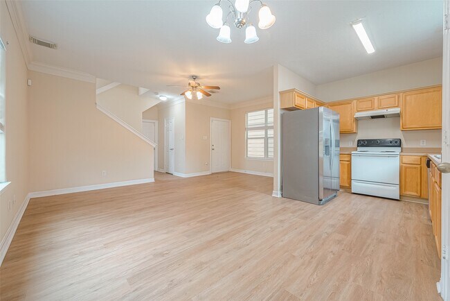 Building Photo - 10355 Panther Point Dr