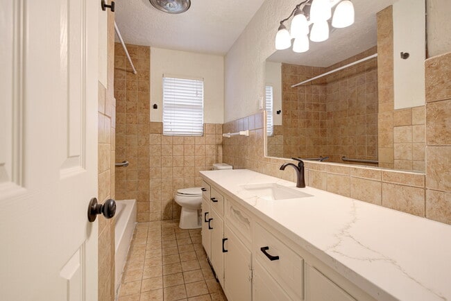 Building Photo - 1318 Glenwood St