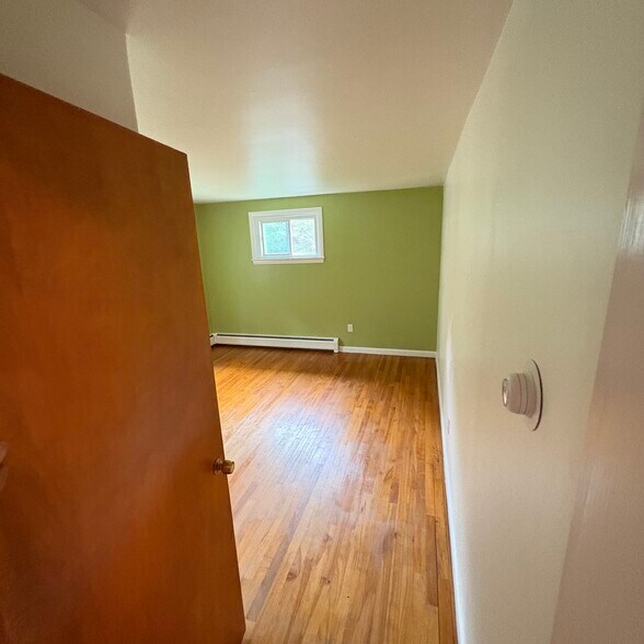 Building Photo - 15 Acer Heights Rd