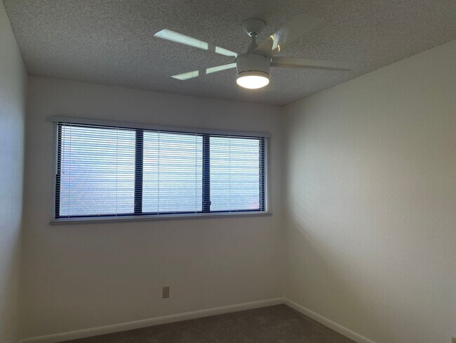 Building Photo - Sparkling, Mountaintop House in Gated Community w/Ocean View