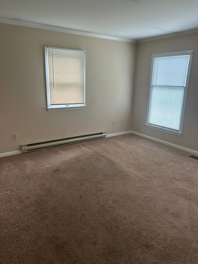 Building Photo - 8528 Newark Rd