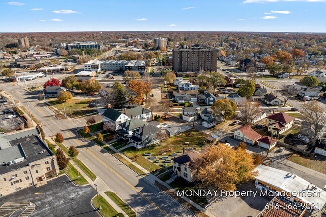 Building Photo - 263 W Muskegon Ave