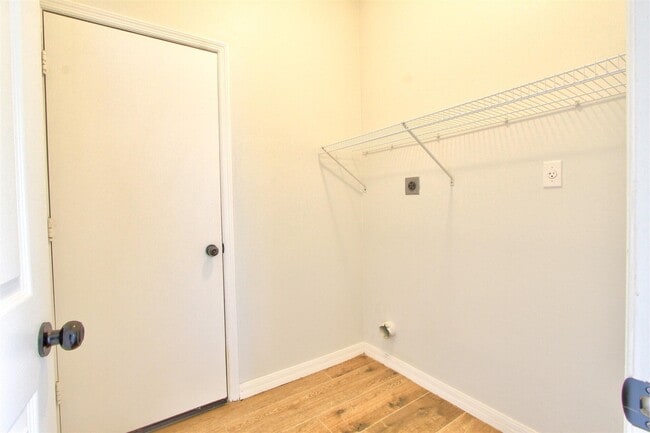 Building Photo - 5868 Duskywing Dr