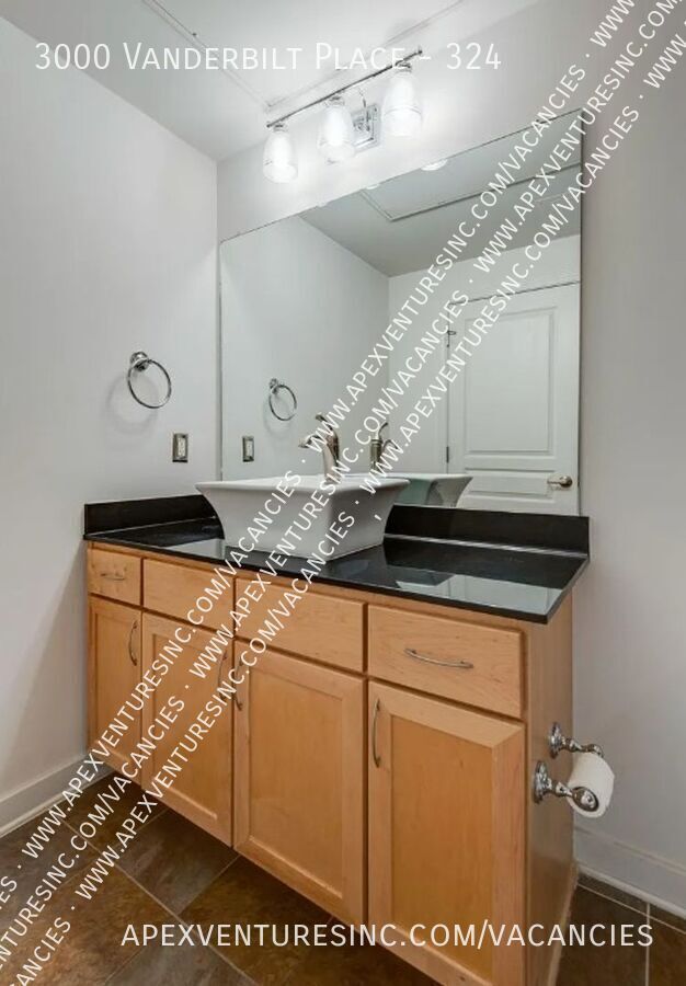 Building Photo - 3000 Vanderbilt Pl