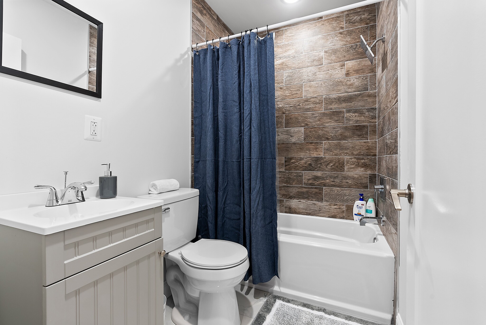 Building Photo - 3025 Baltz St