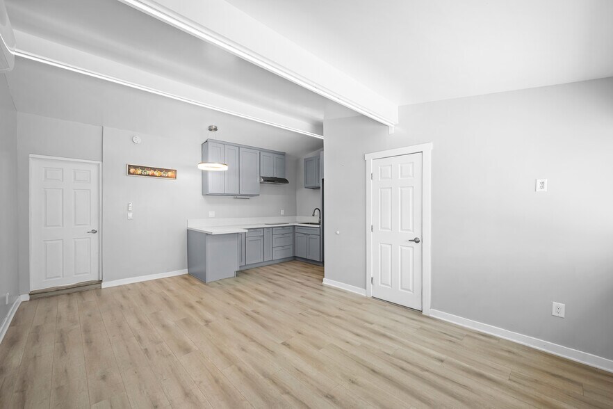 Building Photo - 13840 Community St