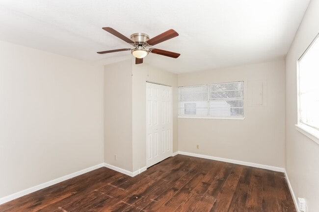 Building Photo - 1708 Colvin