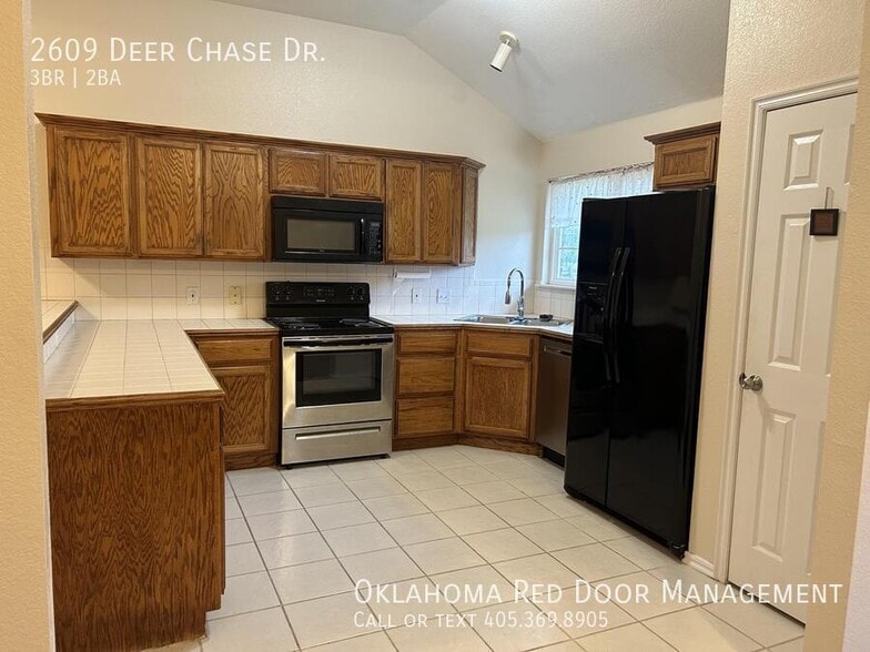 Building Photo - 2609 Deer Chase Dr