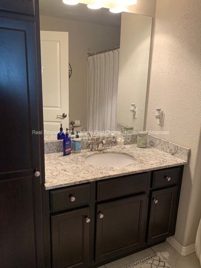 Building Photo - 2761 W Kilimanjaro Way