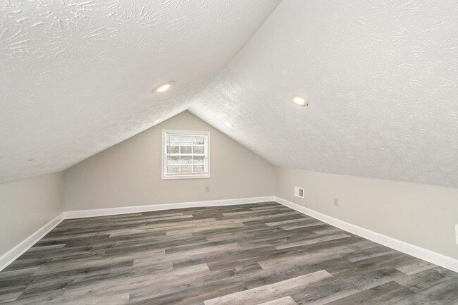 Building Photo - 9907 Donovan Ln