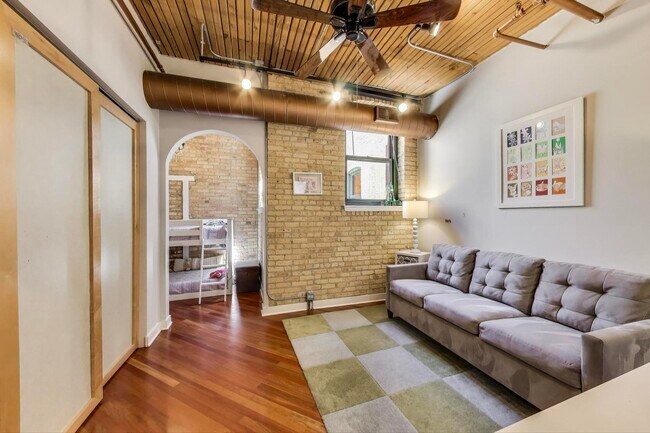 Building Photo - 411 W Ontario St