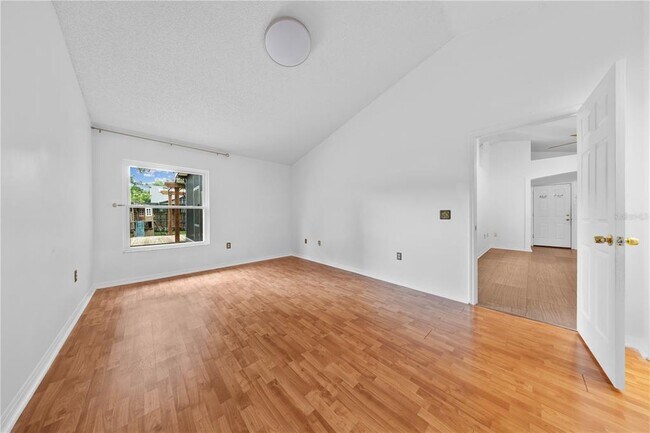 Building Photo - 308 Silver Pine Dr