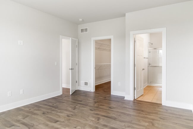 Building Photo - W218N16014 Tiger Lily Dr