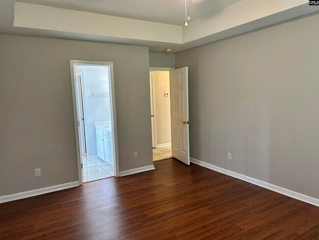 Building Photo - 405 Beech Glen Dr