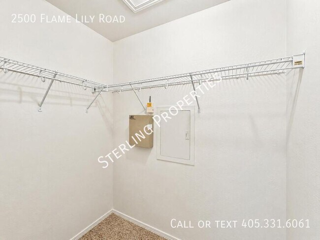 Building Photo - 2500 Flame Lily Rd