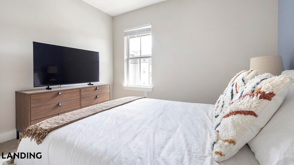 Building Photo - 1000 Forestview Dr