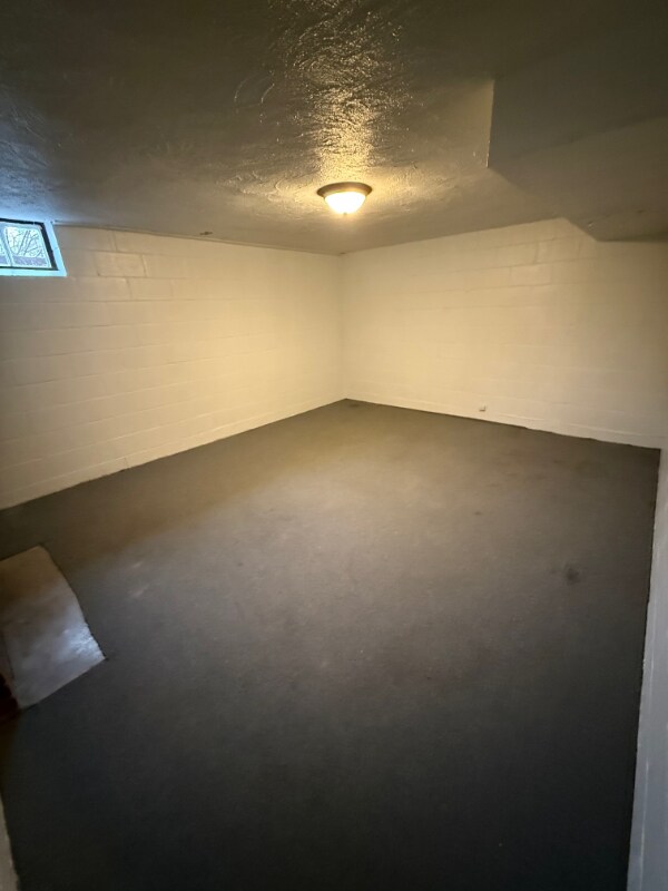 Building Photo - 50 Orchard Ln