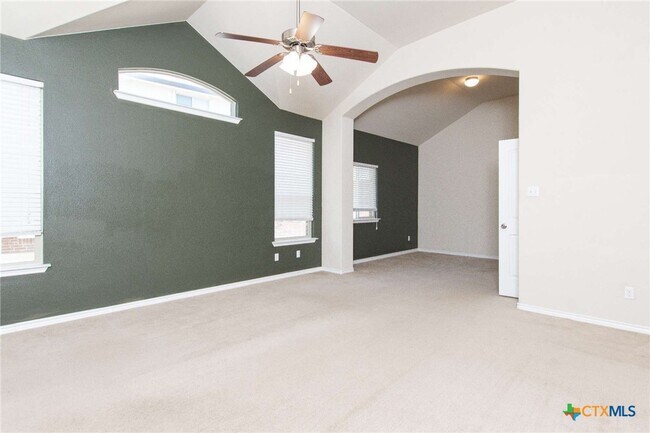 Building Photo - 3302 Vineyard Trail