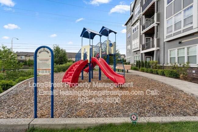 Building Photo - 17137 SW Appledale Rd