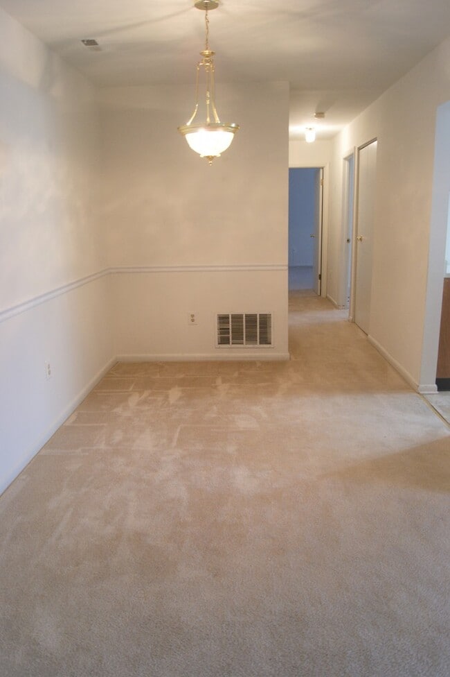 Building Photo - Charming 2 Bedroom/2 Bathroom Apartment in Perry Hall, MD!
