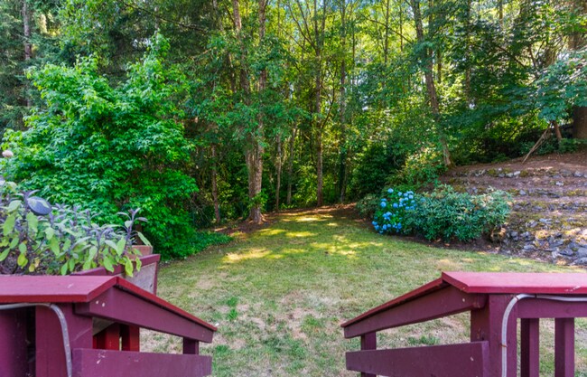 Building Photo - Tracyton Stunner! Available Now! 1/3 Acre FULLY Fenced.