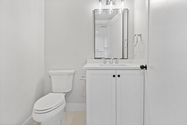 Building Photo - 186 Bedford St