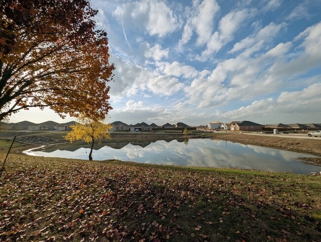 Building Photo - 426 Lone Star Dr