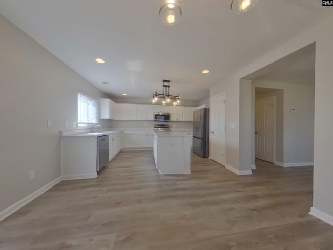 Building Photo - 379 Charter Oak Ct