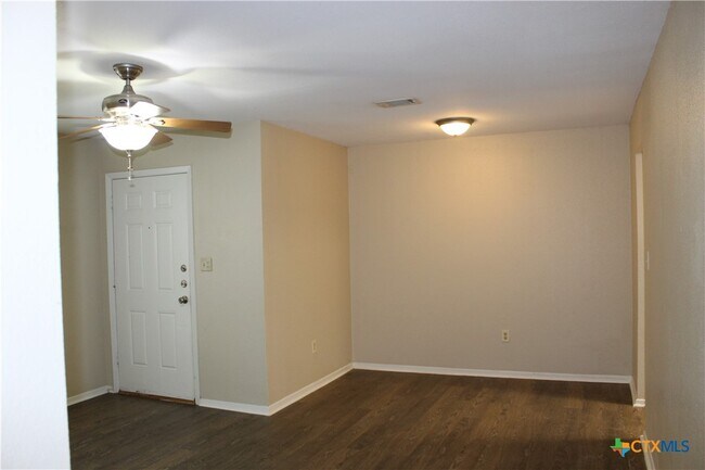 Building Photo - 229 Craddock Ave
