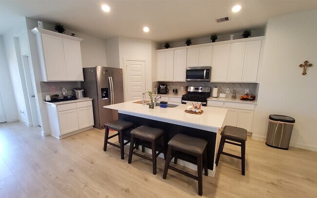 Building Photo - 31739 Margaret Woods Ln