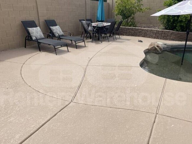 Building Photo - North Phoenix 4bed 2.5ba 2car POOL Oasis