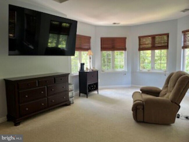 Building Photo - 7522 Lindberg Dr