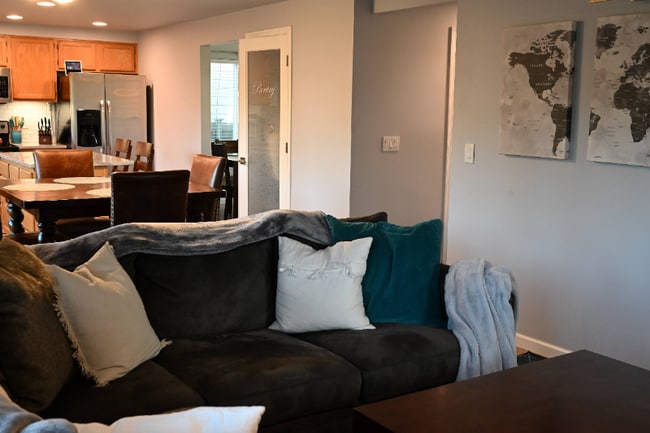 Building Photo - 5514 NE 3rd Ln