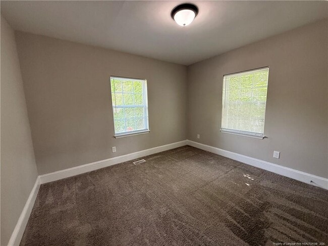 Building Photo - 122 Kensington Cir