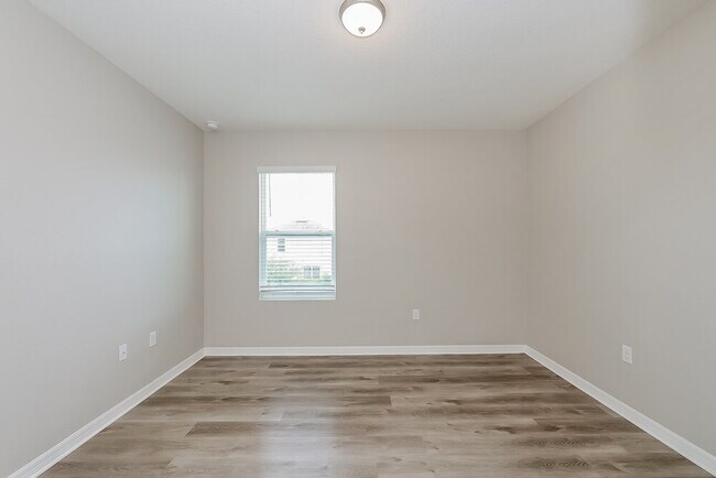 Building Photo - 10135 Mangrove Well Rd