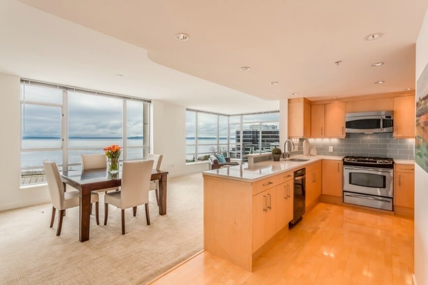 Building Photo - 2929 1st Ave