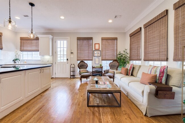 Building Photo - 1504 W 23rd St